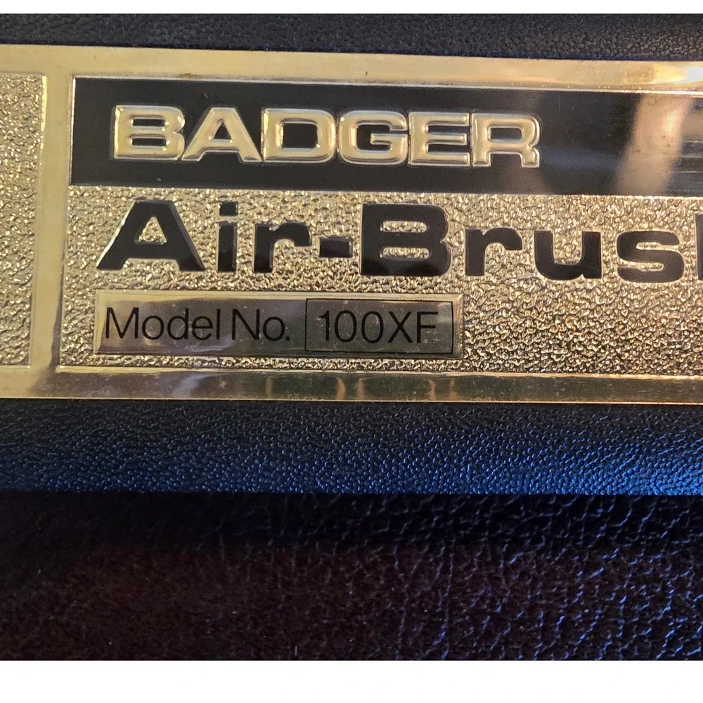 Badger 180-11 Oilless Compressor 100XF‎ Airbrush Kit with Instructional Books